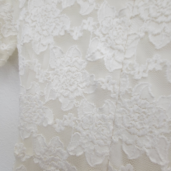 Cherry Koko Made in Korea Off White Lace Overlay Dress - Picture 11 of 14